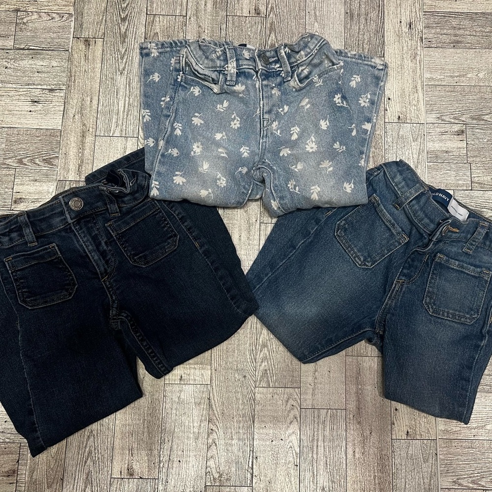 3 Pair of Stylish boot cut Kids Denim. H&M and Old Navy size 3T